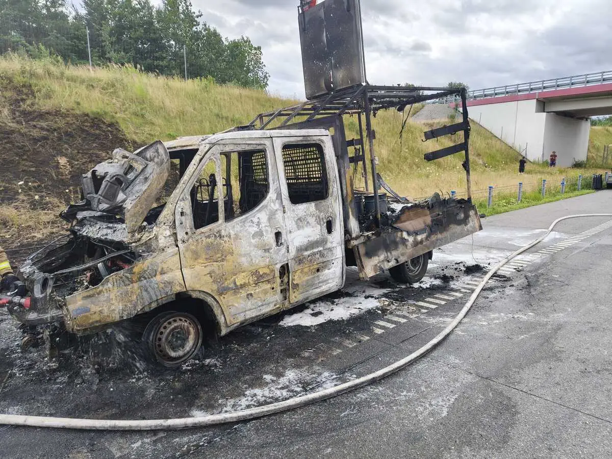 Pożar busa na autostradzie A-1 w Wierzchowisku