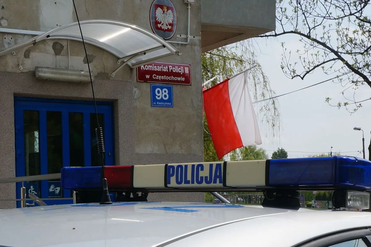 Zatrzymany za płatności cudzą kartą bankomatową