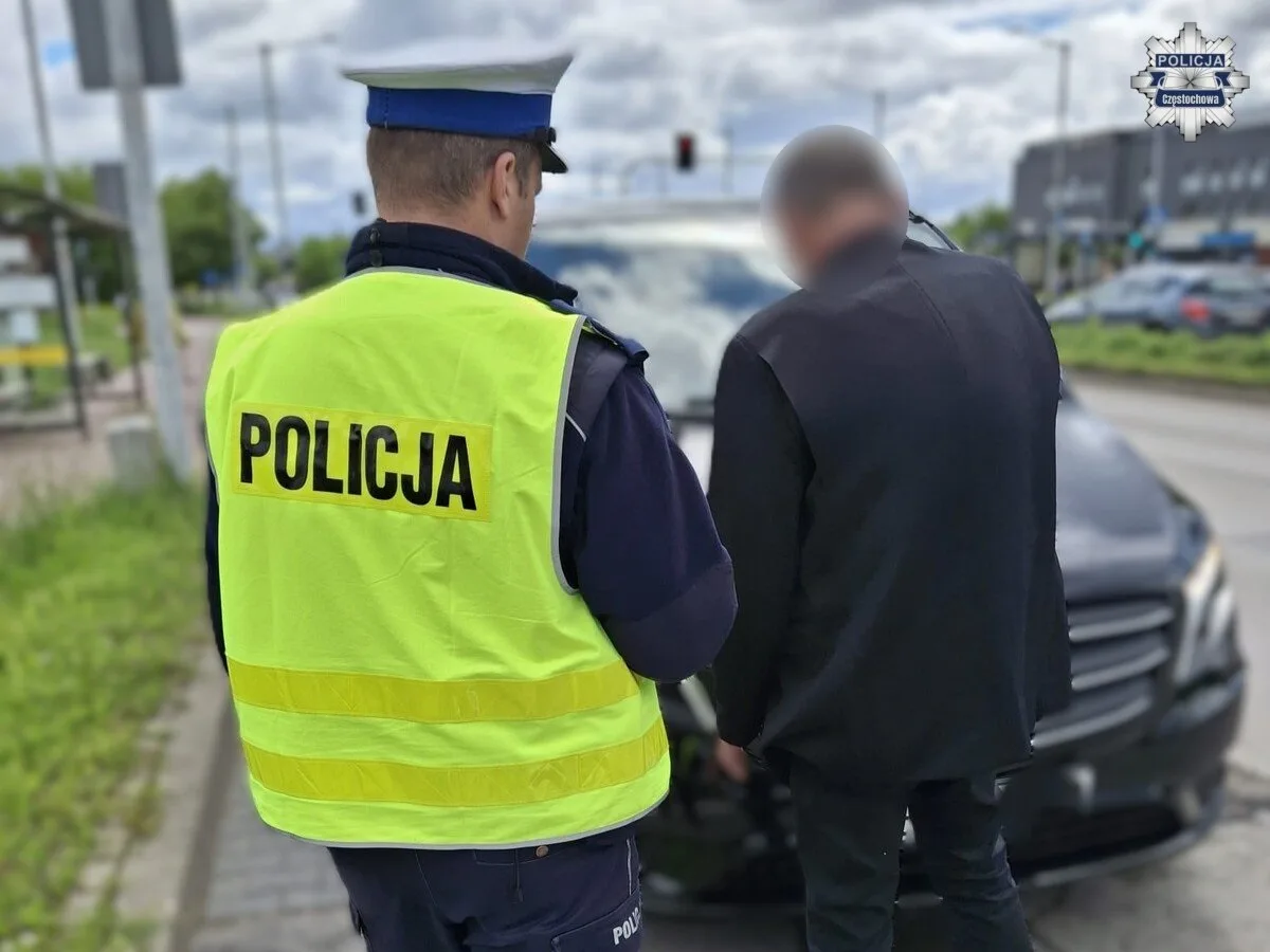 Pijany kierowca karawanu z ciałem zatrzymany przez policję