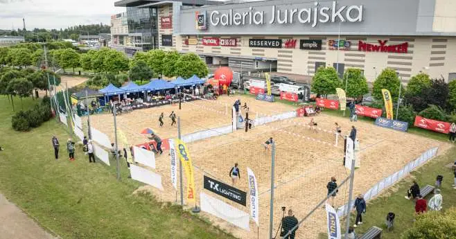 Mistrzynie Polski w Siatkówce Plażowej Zwyciężają w Częstochowie