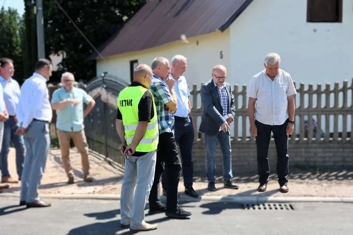 Oddanie do użytku nowych dróg w Zrębicach i Olsztynie