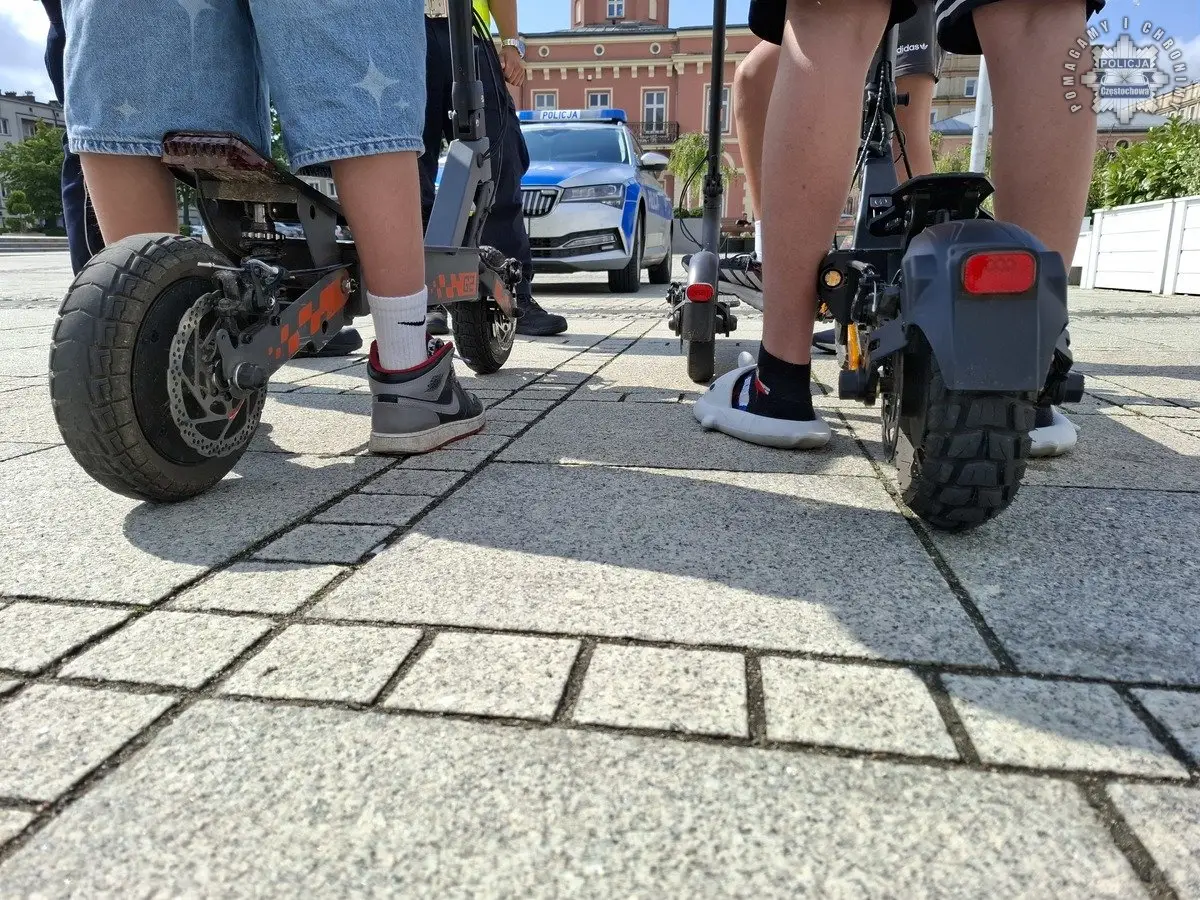 Zasady bezpiecznego korzystania z hulajnóg elektrycznych na koniec wakacji