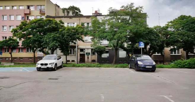 Parking przy ul. Popiełuszki jako dogodna opcja