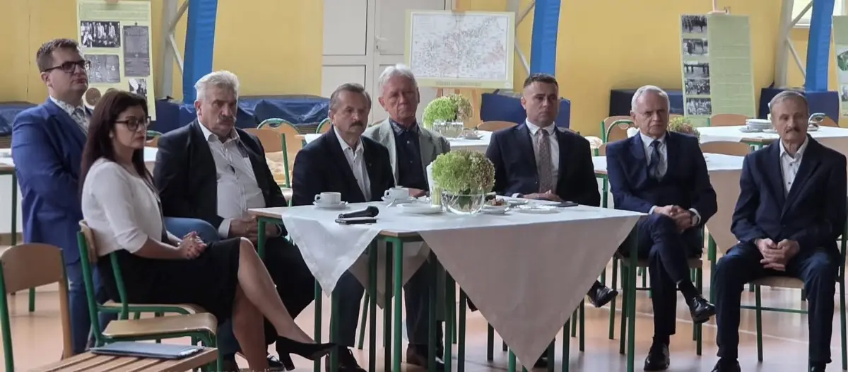 Wernisaż wystawy „Powstanie Zamojskie” w Szkole Podstawowej w Starczy